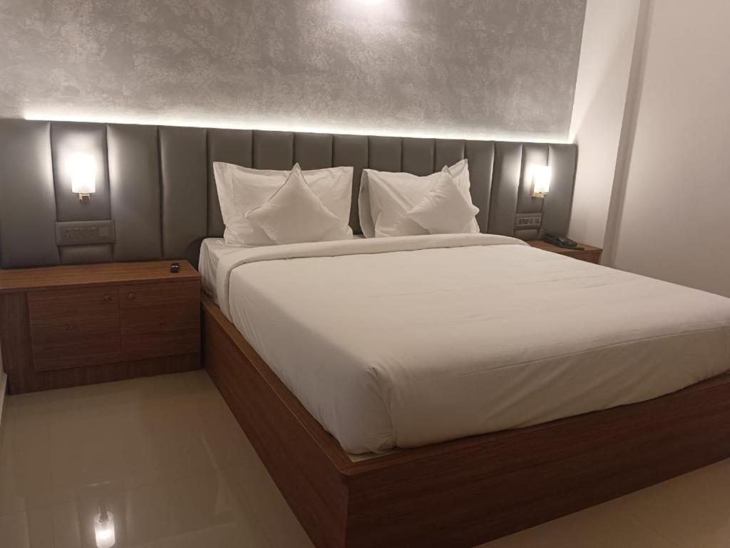 White Lake Resort Bilikere Екстер'єр фото